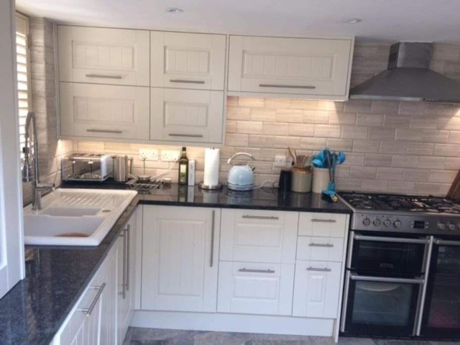 River Road, Littlehampton, Executive Apartment Buitenkant foto